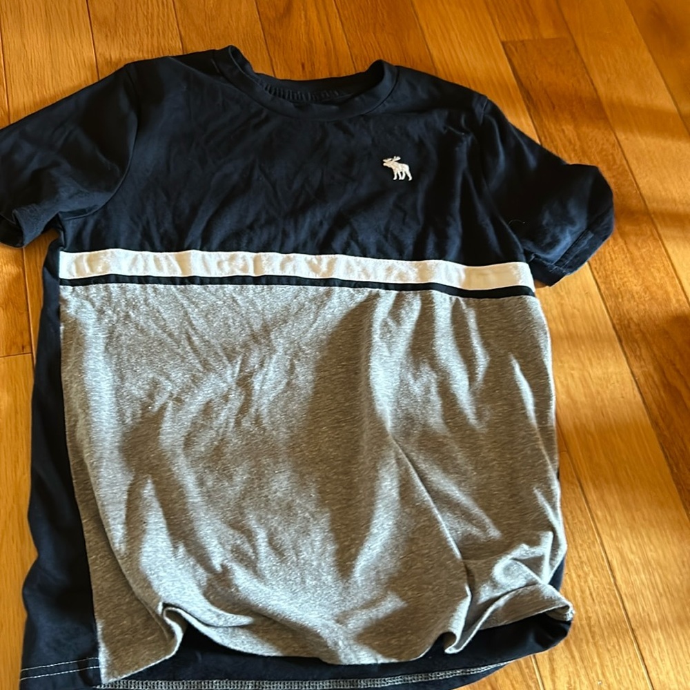 Abercrombie Kids boys short sleeve shirt navy and grey